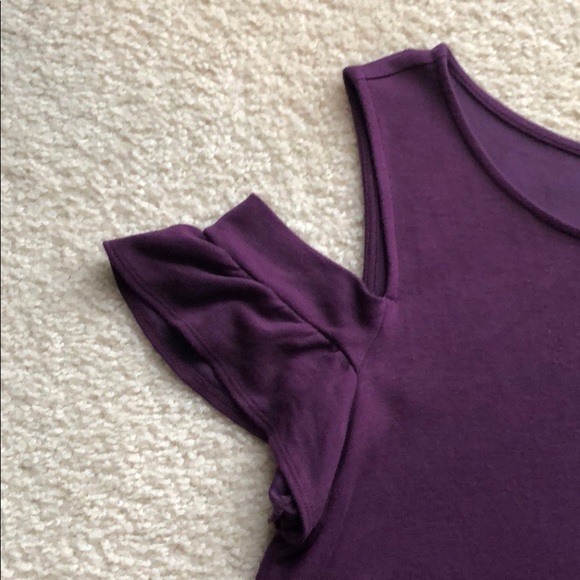 Flutter Cold Shoulder Top - Picture 3 of 4